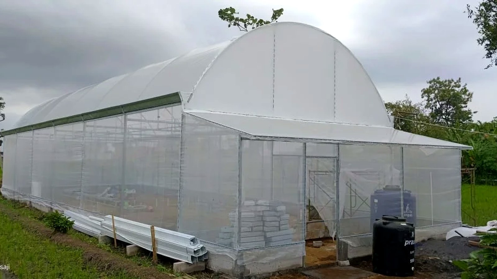 Paket Pembuatan Greenhouse dan Fertigasi Agrokomplek Cemerlang